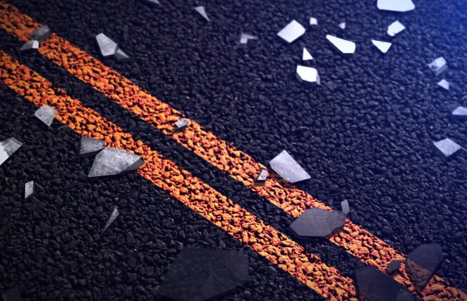 At about 9:30 p.m., a multi-vehicle crash occurred on I-35 heading southbound, just before 27th Street.